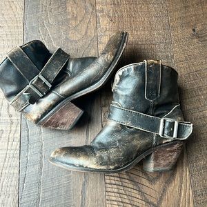 Corral Indie Spirit Distressed Brown Leather Strappy Booties 9